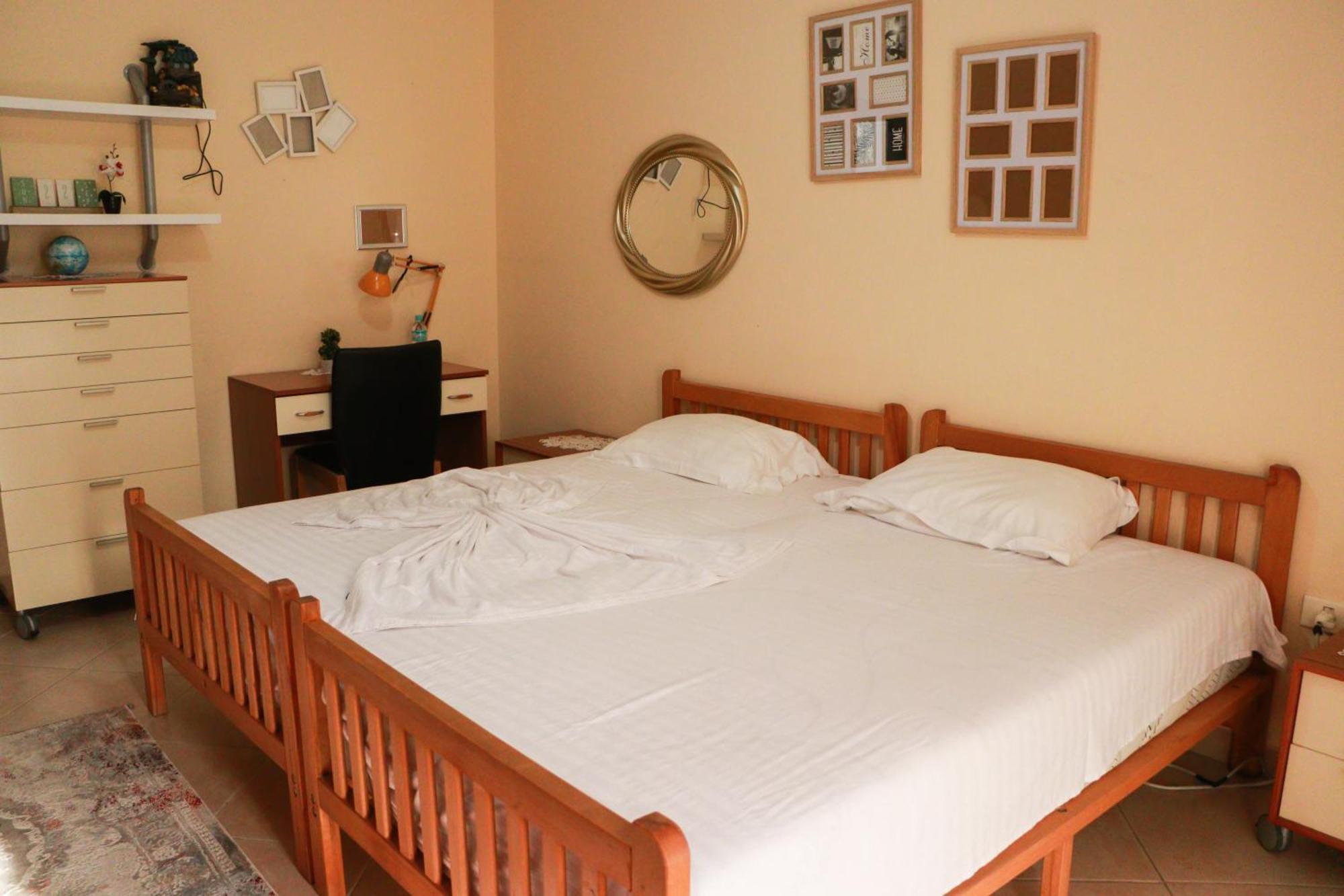 Nest&Rest Studios Tiranë Luaran gambar