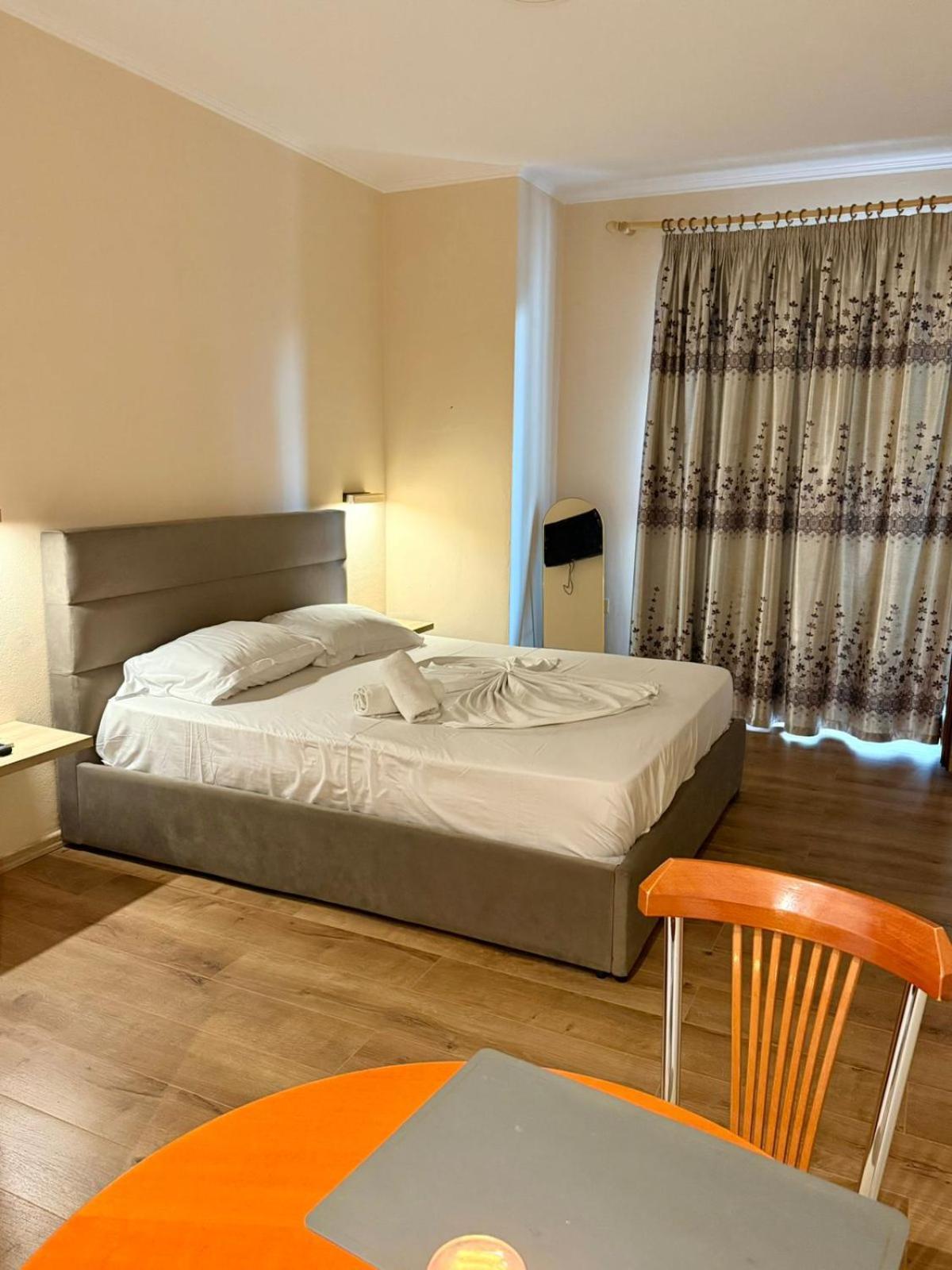 Nest&Rest Studios Tiranë Luaran gambar