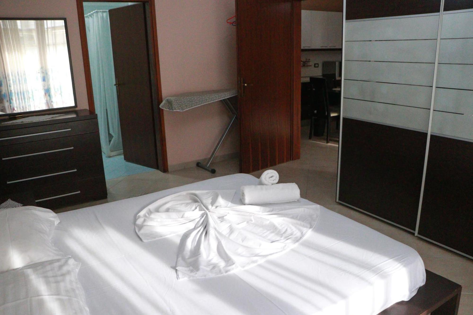 Nest&Rest Studios Tiranë Luaran gambar